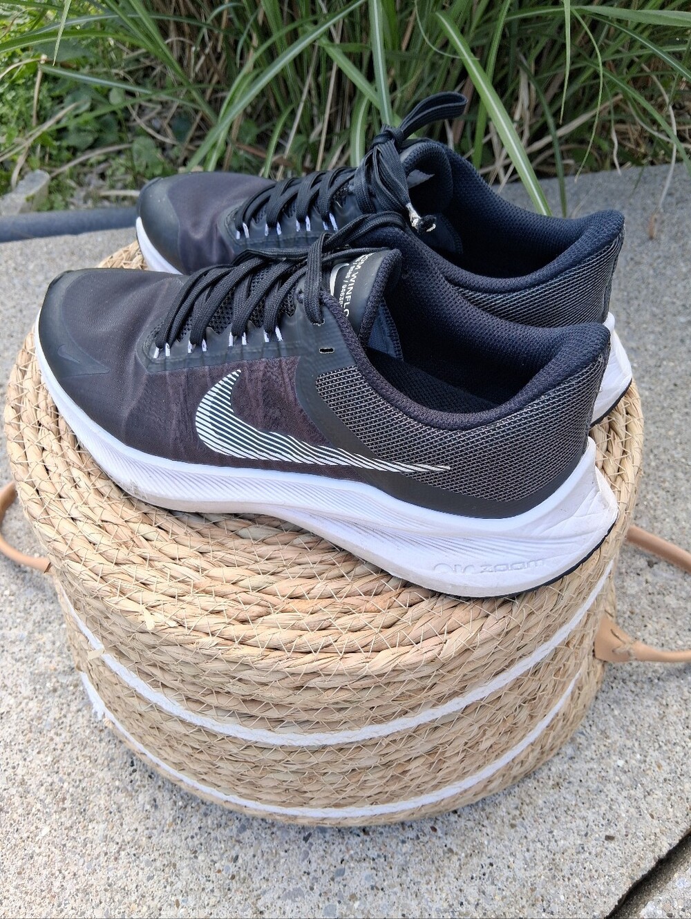 Nike Black and White Athletic Running Shoes